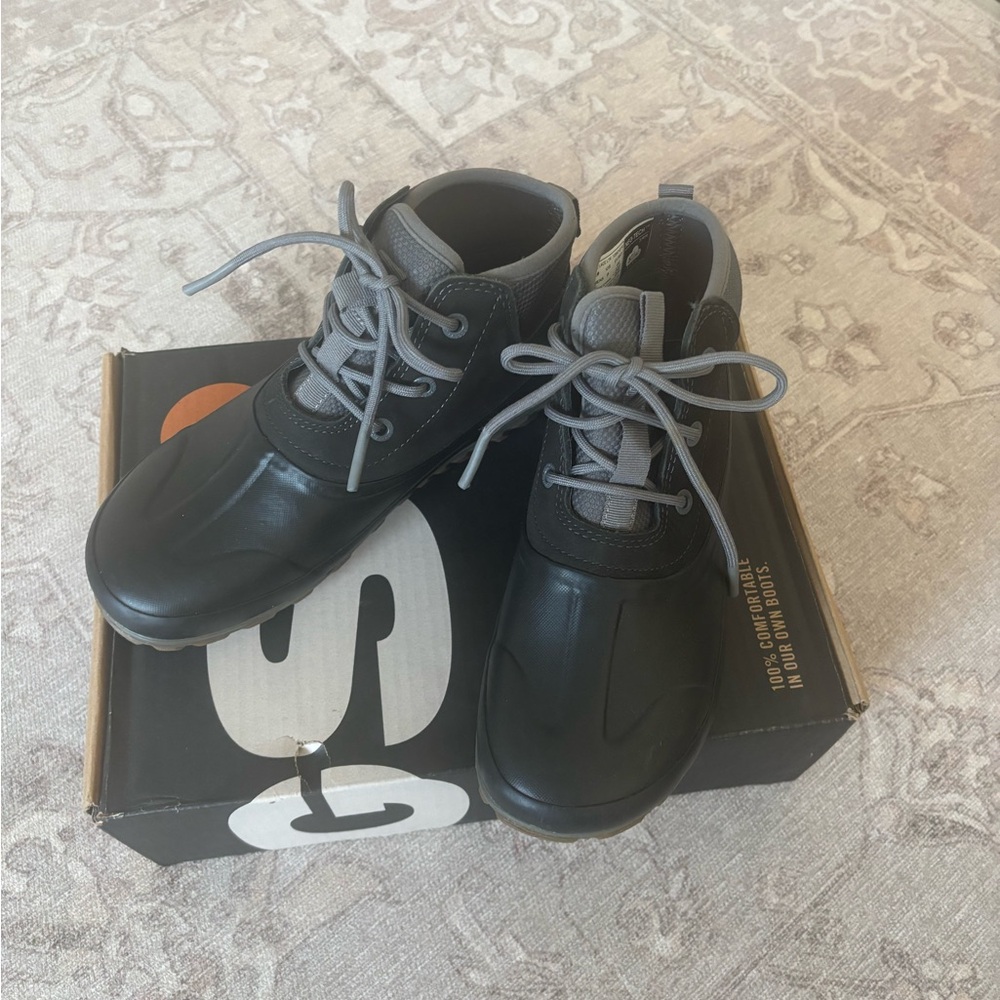 Bogs Black and Gray Winter Boots
